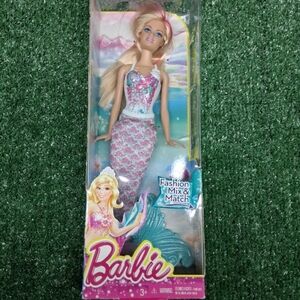 Mattel BCN82 Barbie Fairytale Magic Mermaid Doll Pink 2010s In Box